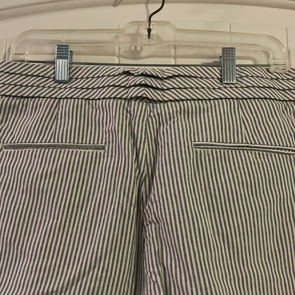 Striped shorts - Picture 4 of 5